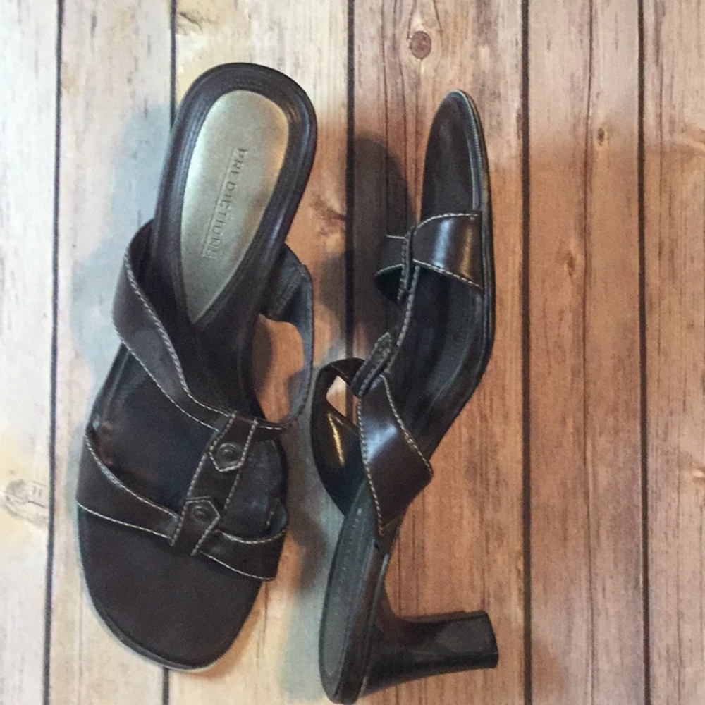 Predictions Sandals - Picture 2 of 4